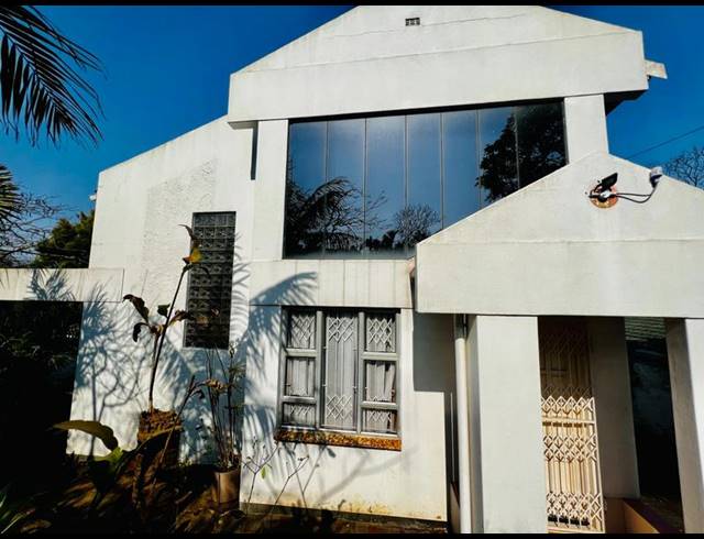 4 BEDROOM HOUSE FOR SALE IN NEWLANDS WEST